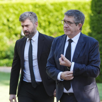 El diputado socialista y exlehendakari, Patxi López, acude a la capilla ardiente de Carlos Garaikoetxea. IÑAKI BERASALUCE-EUROPA PRESS