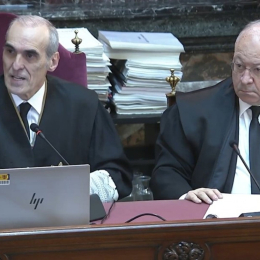 El jefe de la Fiscalía Anticorrupción, Alejandro Luzón, y el abogado del PP, Alberto Durán, en el juicio del Tribunal Supremo. EUROPA PRESS