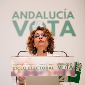 La secretaria general del PSOE-A y candidata a la Presidencia de la Junta de Andalucía, María Jesús Montero, interviene en el ciclo electoral organizado por Europa Press en Sevilla, en la sede de la Fundación Cajasol. JOAQUÍN CORCHERO/EUROPA PRESS