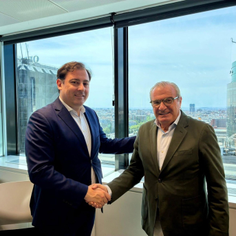 Miraltabank y Aválam firman un convenio para facilitar la financiación de pymes y autónomos de Murcia. MIRALTABANK