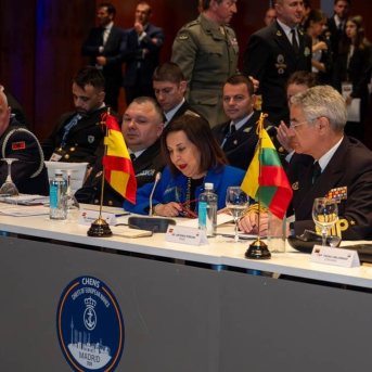 La ministra de Defensa, Margarita Robles, interviene en la reunión de jefes de las marinas europeas. ARMADA