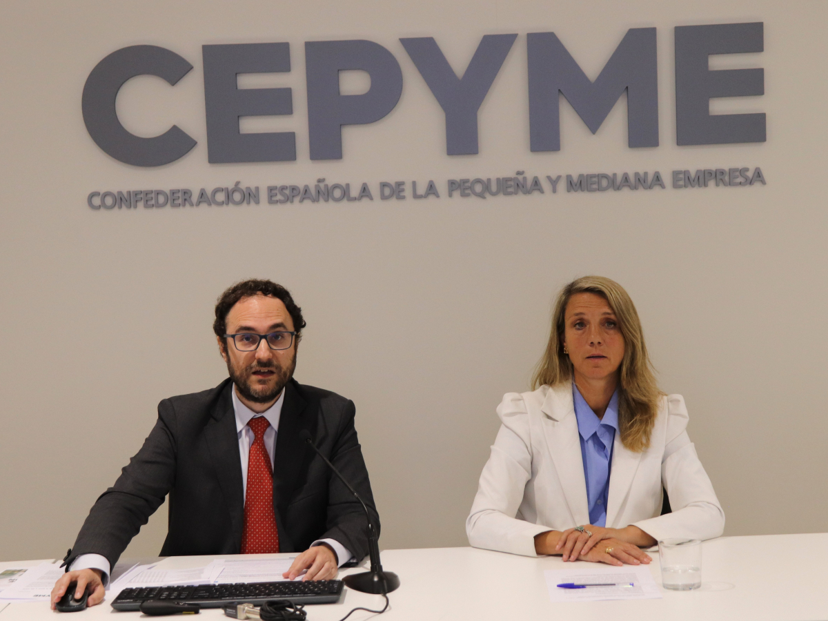 De izqda. a dcha., Francisco Vidal, director de Economía y Politicas Sectoriales de Cepyme y, Ángela de Miguel, presidenta de Cepyme. Foto: Cepyme. De izqda. a dcha., Francisco Vidal, director de Economía y Politicas Sectoriales de Cepyme y, Ángela de Miguel, presidenta de Cepyme. Foto: Cepyme.