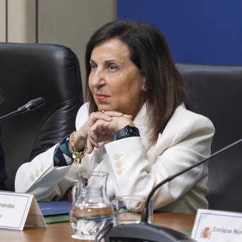 La ministra de Defensa, Margarita Robles, mantiene una videoconferencia con el contingente español en el Líbano. RUBÉN SOMONTE/MINISTERIO DE DEFENSA