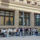 Largas filas de migrantes en el Ayuntamiento de Zaragoza tras la aprobación de la regularización extraordinaria. EUROPA PRESS