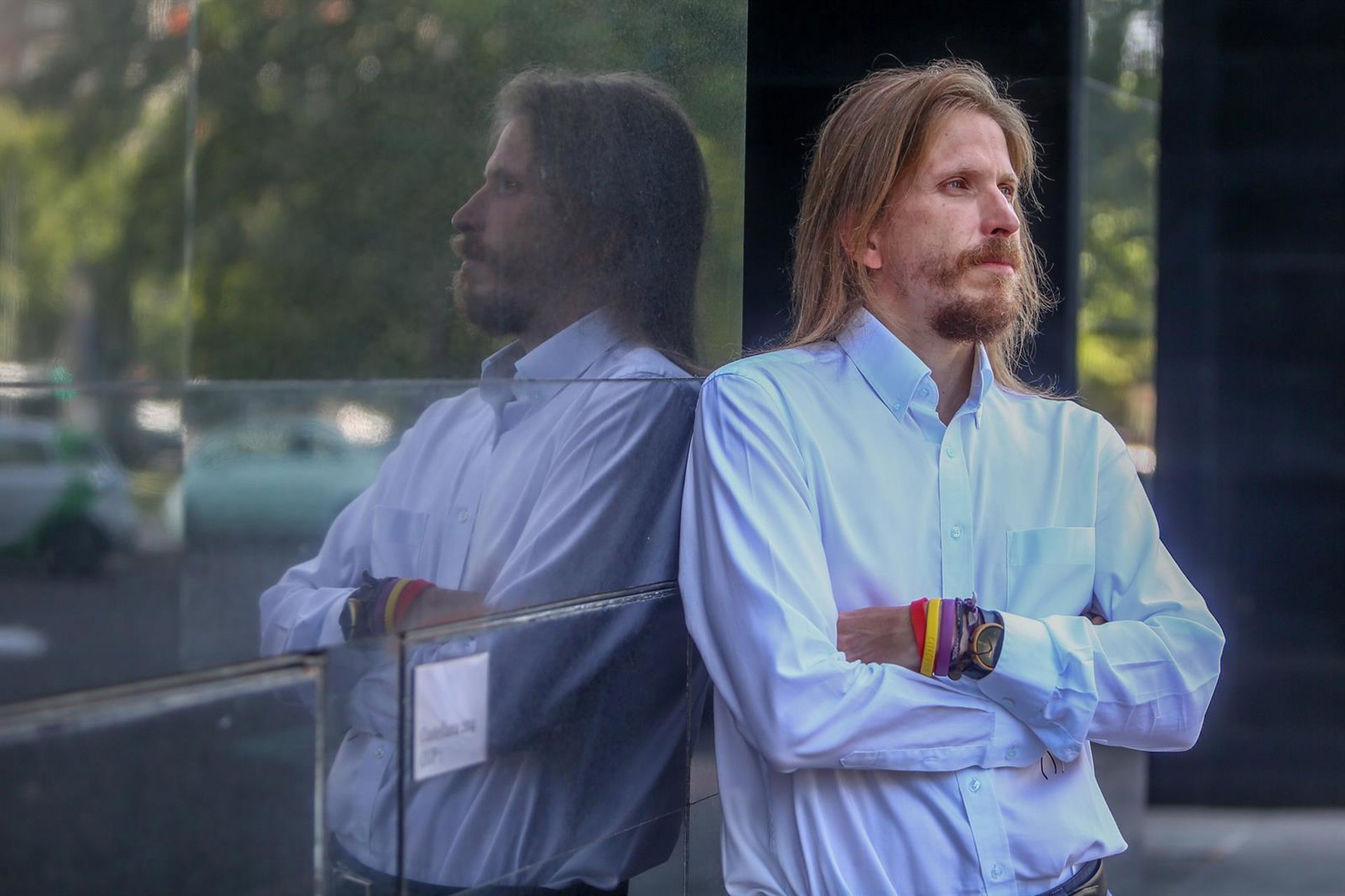 El coordinador general de Podemos en Castilla y León, Pablo Fernández, posa en las inmediaciones de la agencia después de una entrevista para Europa Press, a 12 de agosto de 2021, en Madrid (España). Ricardo Rubio - Europa Press