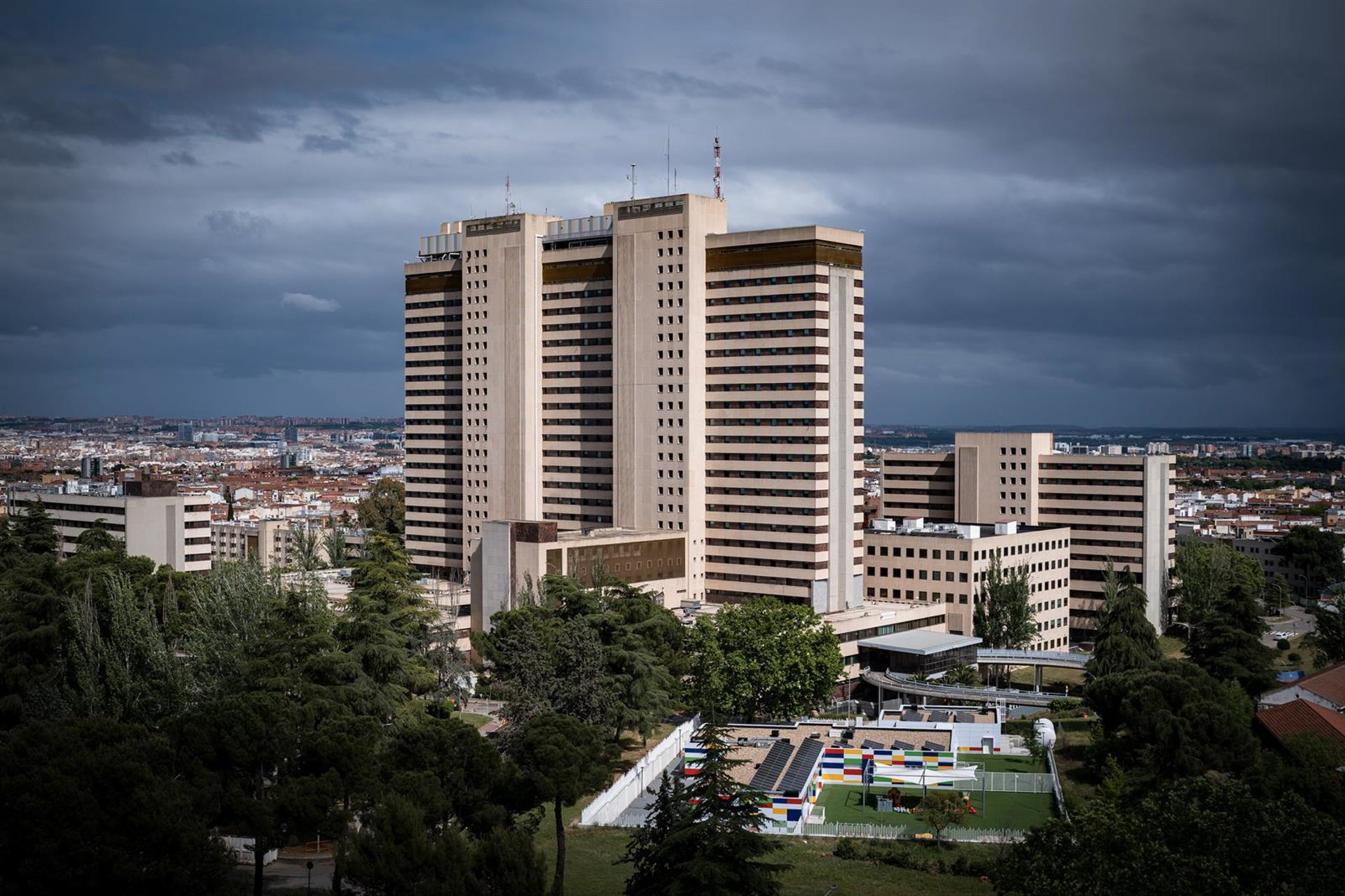 El PP de Madrid arremete contra el show del Gobierno por la crisis del hantavirus y la izquierda respalda su gestión