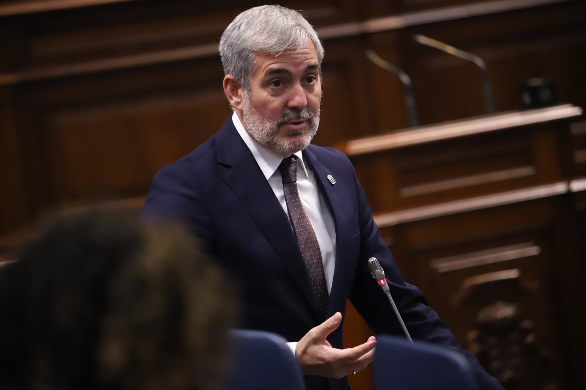 Clavijo critica la deslealtad de Torres con Canarias y el PSOE tacha de indecente su gestión del brote de hantavirus