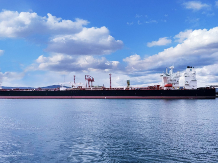 Repsol recibe la llegada a España del primer petrolero de Venezuela como pago por el gas que produce en el país REPSOL
