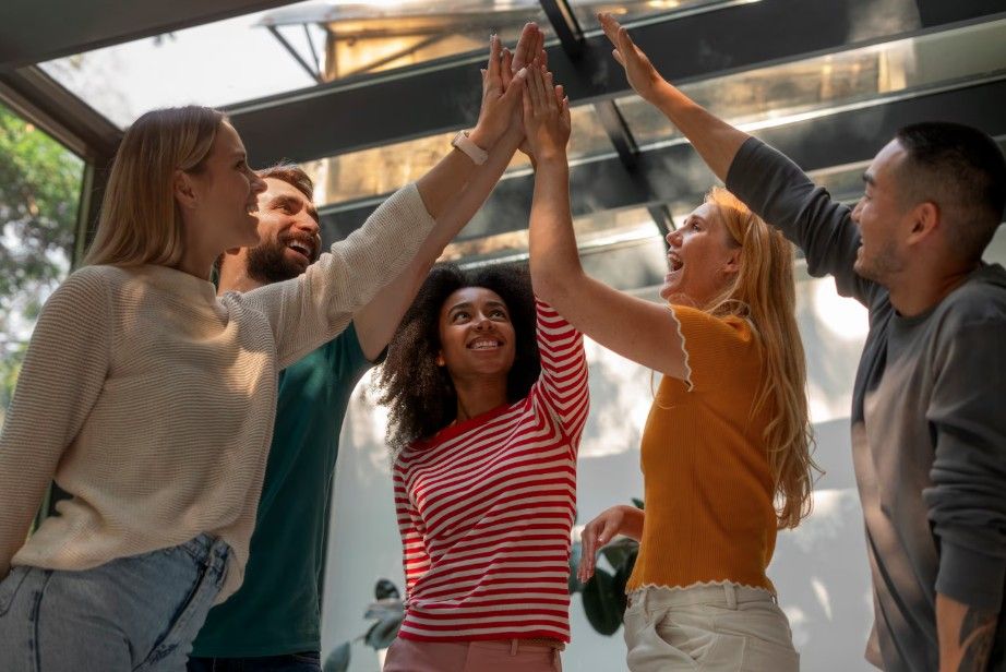 Comunicación, cohesión y reto compartido: la propuesta de Viviendo del Cuento para equipos en Madrid