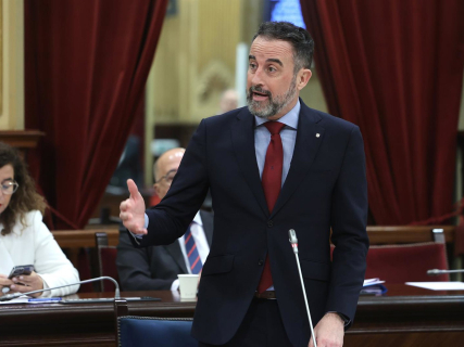 Mateo rechaza la OSP entre Menorca y Barcelona y reclama elevar el descuento de residente