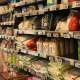 Una mujer en un supermercado en la capital de Japón, Tokio (archivo) Europa Press/Contacto/Hu Xiaoge