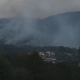 Vista del humo en la sierra, a 2 de agosto de 2025, en Vilardevós, Ourense, Galicia (España).  Rosa Veiga - Europa Press