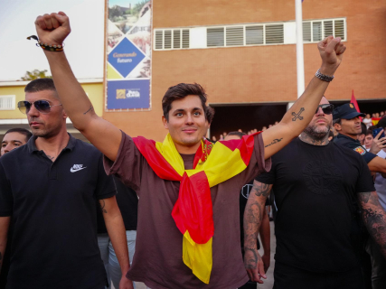 El 'infuencer' político Vito Quiles, en una concentración en la Universidad Pablo Olavide de Sevilla (UPO). Francisco J. Olmo - Europa Press
