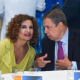 La candidata a presidir la Junta de Andalucía, María Jesús Montero, y el ministro de Agricultura, Luis Planas, en una imagen de archivo.  Gustavo Valiente - Europa Press