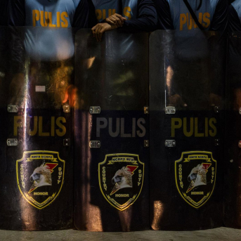 Imagen de archivo del dispositivo policial puesto en marcha después de que el senador filipino Ronald Dela Rosa se atrincherara en el Senado. Europa Press/Contacto/Victoria Perote