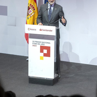 El Rey Felipe VI interviene durante la séptima edición del ‘Premio Nacional Pyme del Año’, que ha ganado la empresa jienense Meltio, en la sede de Santander España, a 30 de abril de 2024, en Madrid (España).  Alberto Ortega - Europa Press