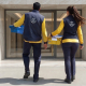 Dos trabajadores de Correos en una imagen de archivo. CORREOS