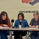 La abogada Mireia Salazar, la secretaria general de CGT, Laura Gené, y la abogada Mireia Bazaga, en rueda de prensa este jueves por la tarde en la sede de la CGT en Barcelona EUROPA PRESS