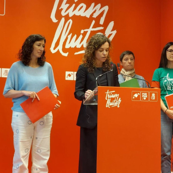 Oposición y sindicatos instan al PP a respaldar la retirada de las enmiendas sobre el catalán en la enseñanza Oposición y sindicatos instan al PP a respaldar la retirada de las enmiendas sobre el catalán en la enseñanza