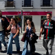 El candidato a la Presidencia de la Junta por Adelante Andalucía, José Ignacio García, dando un paseo tras desayunar en una zona céntrica de la capital hispalense. ADELANTE ANDALUCÍA