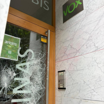 Sede de Vox en Vitoria que ha sufrido el ataque. VOX Sede de Vox en Vitoria que ha sufrido el ataque. VOX