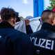 Un momento de tensión entre la policía de Berlín y los manifestantes durante la manifestación por la 78º Nakba en Berlín. Europa Press/Contacto/Maria Castro