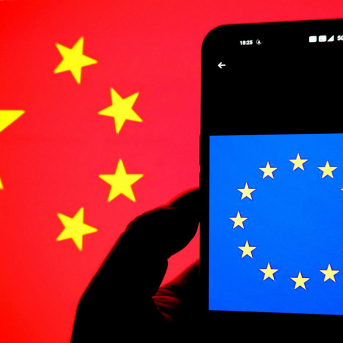 Banderas de China y de la Unión Europea Europa Press/Contacto/Avishek Das Banderas de China y de la Unión Europea Europa Press/Contacto/Avishek Das