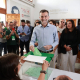 El candidato de Por Andalucía a la Presidencia de la Junta, Antonio Maíllo, vota en el Colegio Salesiano Santísima Trinidad de Sevilla. ROCÍO RUZ / EUROPA PRESS