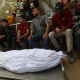 Un cadáver palestino en el Hospital Al Shifa de la Franja de Gaza Europa Press/Contacto/Bilal Osama