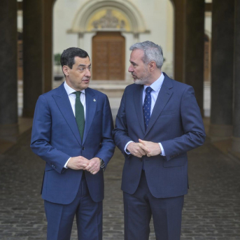 Imagen de archivo de Moreno y Azcón en una visita del presidente de la Junta de Andalucía a Zaragoza en 2025.   Marcos Cebrián - Europa Press