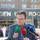 El presidente del SMA, Rafael Ojeda, a las puertas del hospital sevillano Virgen del Rocío. ROCIO RUZ / EUROPA PRESS