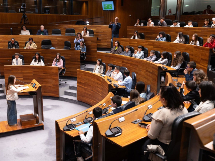 La Junta General celebra el Pleno infantil del Foro Comunicación y Escuela