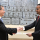 El presidente de Israel, Isaac Herzog, con el nuevo embajador de Somalilandia en Israel, Mohamed Hagi OFICINA DE LA PRESIDENCIA ISRAELÍ