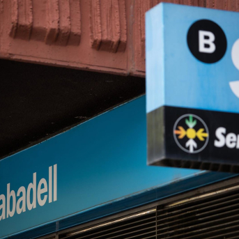 Una de las oficinas de Sabadell, a 6 de junio de 2024, en Madrid (España).  Alejandro Martínez Vélez - Europa Press