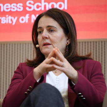 La directora de Energía de la CNMC, Rocío Prieto, durante el 23º Encuentro de Energía del IESE y Deloitte, en IESE Madrid, a 11 de febrero de 2026, en Madrid (España).  Alejandro Martínez Vélez - Europa Press