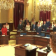 El Parlament homenajea con un minuto de silencio al exdiputado Fernando Piña tras su fallecimiento