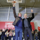 El candidato del PSOE, Carlos Martínez (i) y el expresidente del Gobierno José Luis Rodríguez Zapatero (d), durante un acto público, en el Pabellón Luis Vives, a 6 de marzo de 2026, en León. Fernando Otero - Europa Press