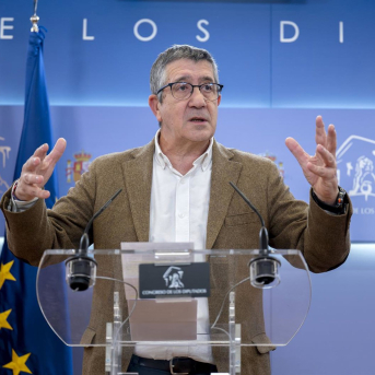 El PSOE acusa al PP de falta de valentía por no activar la moción de censura contra Sánchez El PSOE acusa al PP de falta de valentía por no activar la moción de censura contra Sánchez
