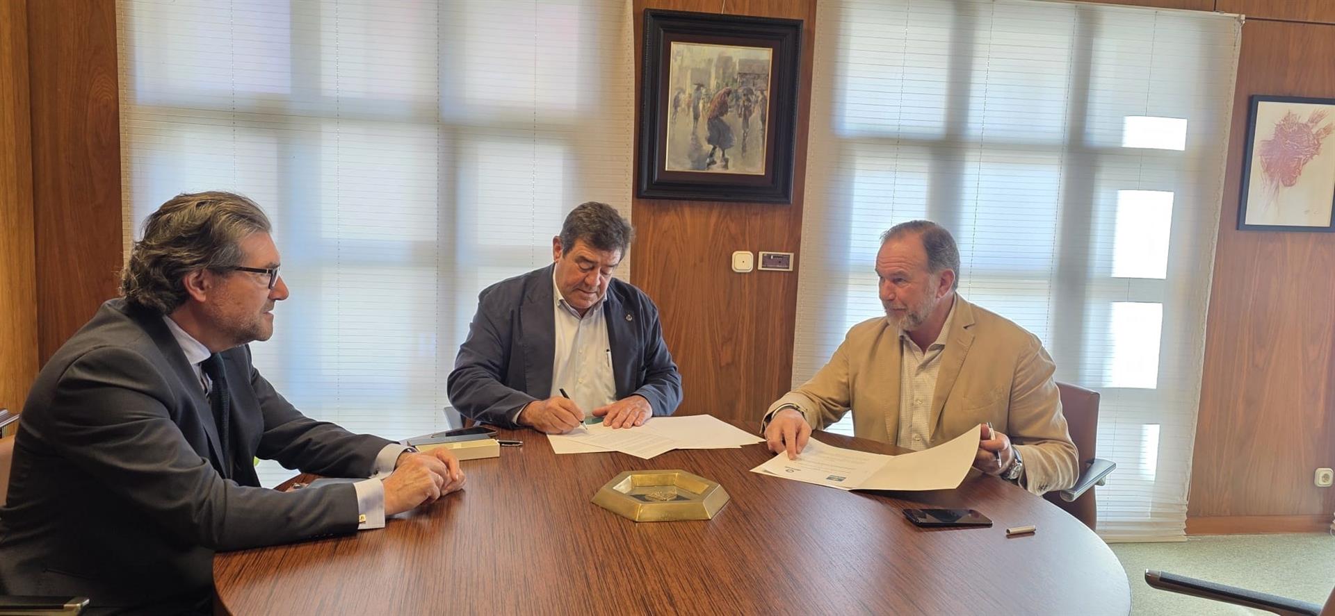 Fundación Caja Rural del Sur renueva su respaldo a la DOP Condado de Huelva para impulsar promoción e investigación