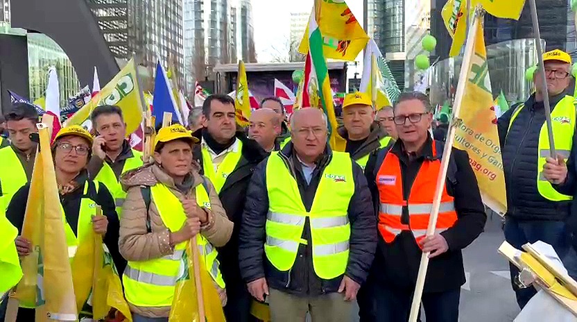 Agricultores españoles manifestándose en Estrasburgo. Agricultores españoles manifestándose en Estrasburgo.