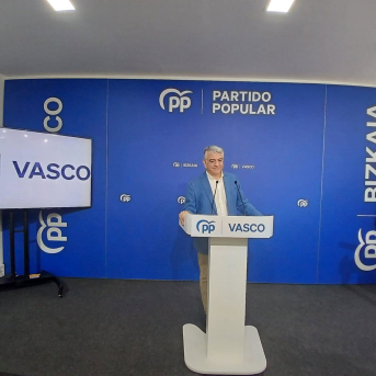 El presidente del PP vasco, Javier de Andrés, en rueda de prensa en Bilbao. EUROPA PRESS El presidente del PP vasco, Javier de Andrés, en rueda de prensa en Bilbao. EUROPA PRESS