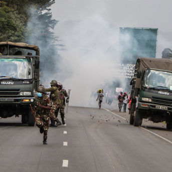 Imagen de archivo de la Policía de Kenia durante las protestas. Europa Press/Contacto/James Wakibia