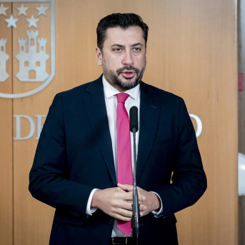 El portavoz del PP en la Asamblea, Carlos Díaz Pache, atiende a los medios al término de una sesión plenaria en la Asamblea de Madrid, a 12 de marzo de 2026, en Madrid (España) A. Pérez Meca - Europa Press El portavoz del PP en la Asamblea, Carlos Díaz Pache, atiende a los medios al término de una sesión plenaria en la Asamblea de Madrid, a 12 de marzo de 2026, en Madrid (España) A. Pérez Meca - Europa Press