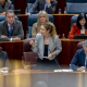 La Comunidad rechaza haber recortado derechos a personas trans y Más Madrid acusa al Gobierno de fomentar el odio