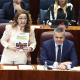 La Comunidad defiende un estatuto médico propio y el PSOE la acusa de inacción ante la huelga y las listas de espera
