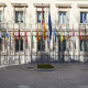 Banderas de las Comunidades Autónomas frente a la fachada del Palacio del Senado.  Jesús Hellín - Europa Press