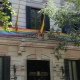 La bandera LGTBIQ+ cuelga en el balcón de la Delegación del Gobierno en Catalunya, a 27 de junio de 2025, en Barcelona, Cataluña (España). David Zorrakino - Europa Press