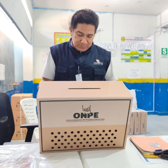 Urna en las elecciones de Perú (archivo) ONPE Urna en las elecciones de Perú (archivo) ONPE