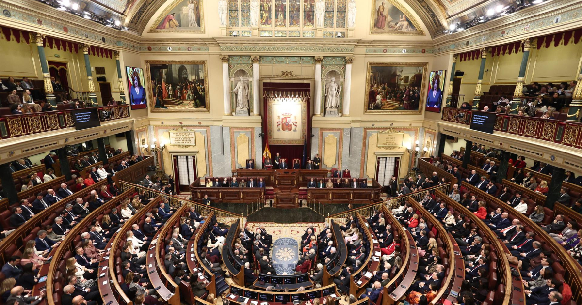 Fren responds: what is the procedure that a legislative initiative must go through to become law?