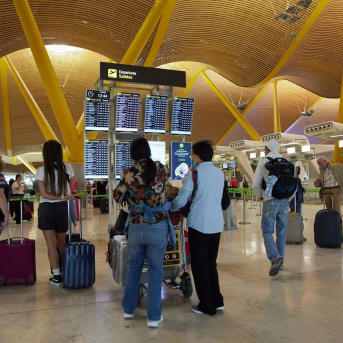 T4 en el Aeropuerto Adolfo Suárez Madrid- Barajas, a 14 de octubre de 2022, en Madrid (España).   Jesús Hellín - Europa Press